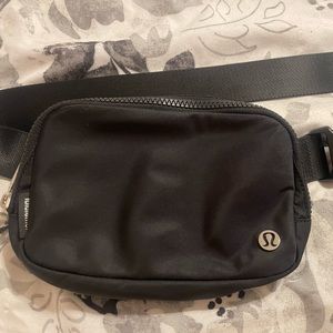 LuluLemon Everywhere Belt Bag